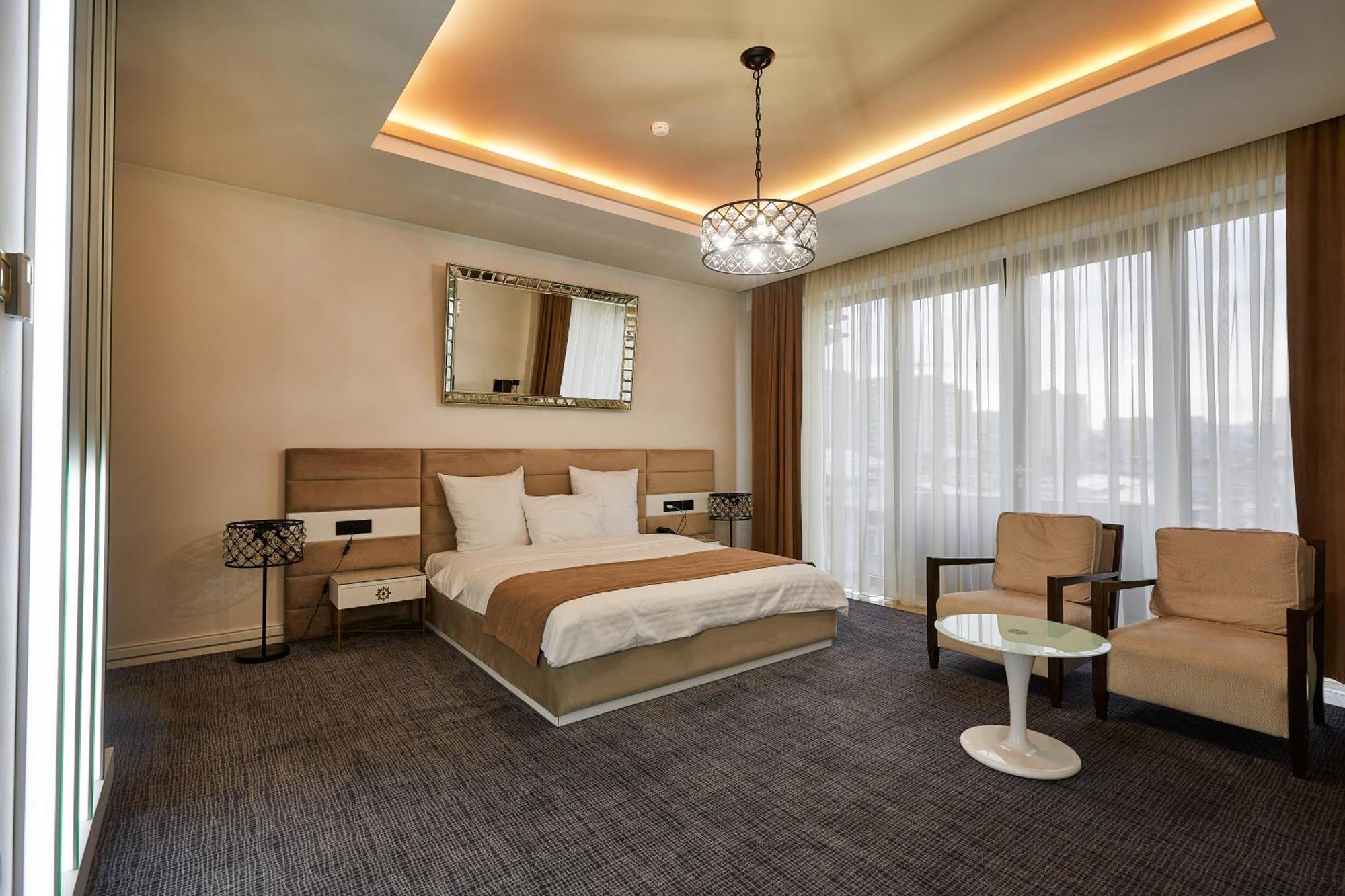 Aghababyan's Hotel Yerevan Bagian luar foto A bedroom