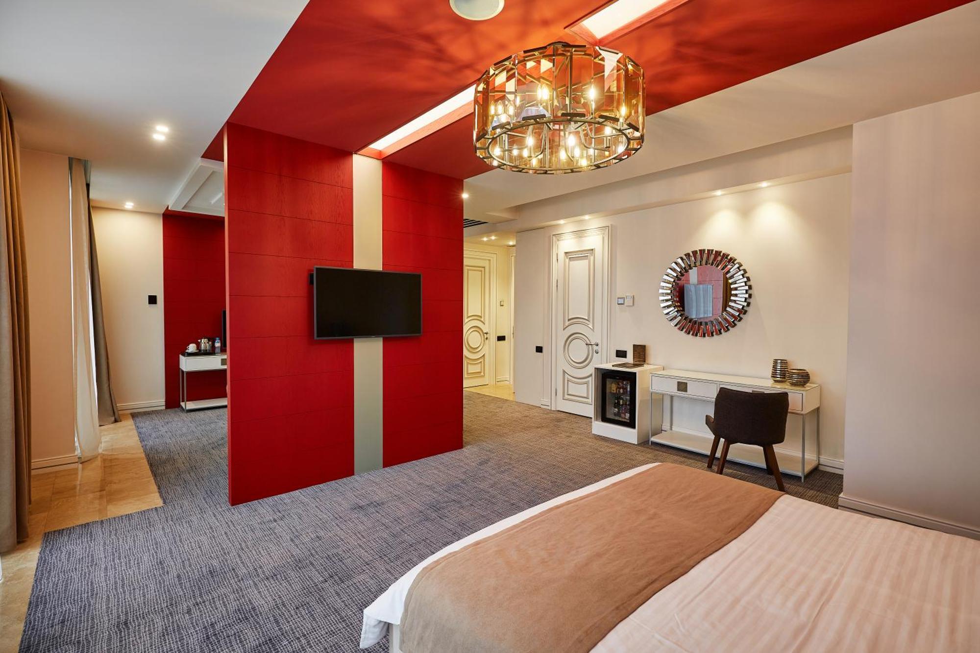 Aghababyan's Hotel Yerevan Ruang foto A room at the hotel