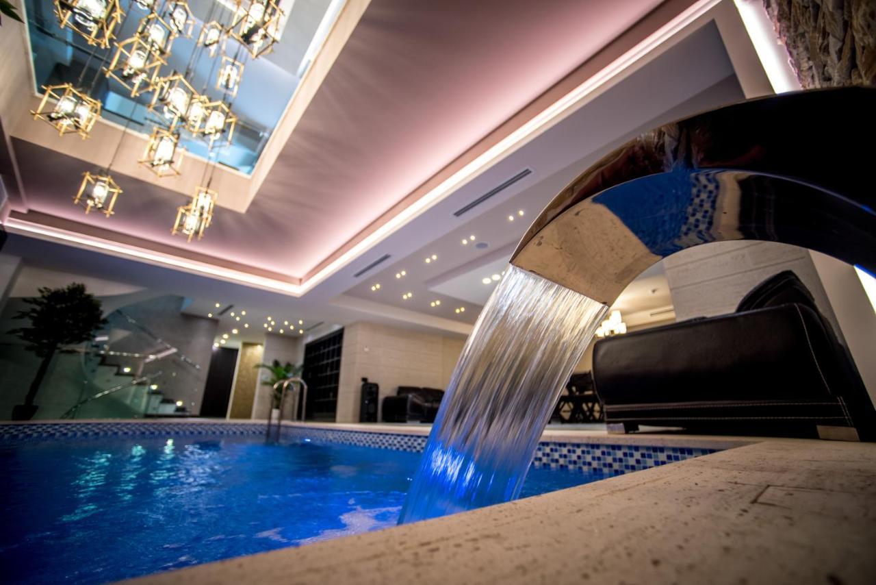Aghababyan's Hotel Yerevan Bagian luar foto The pool at the hotel