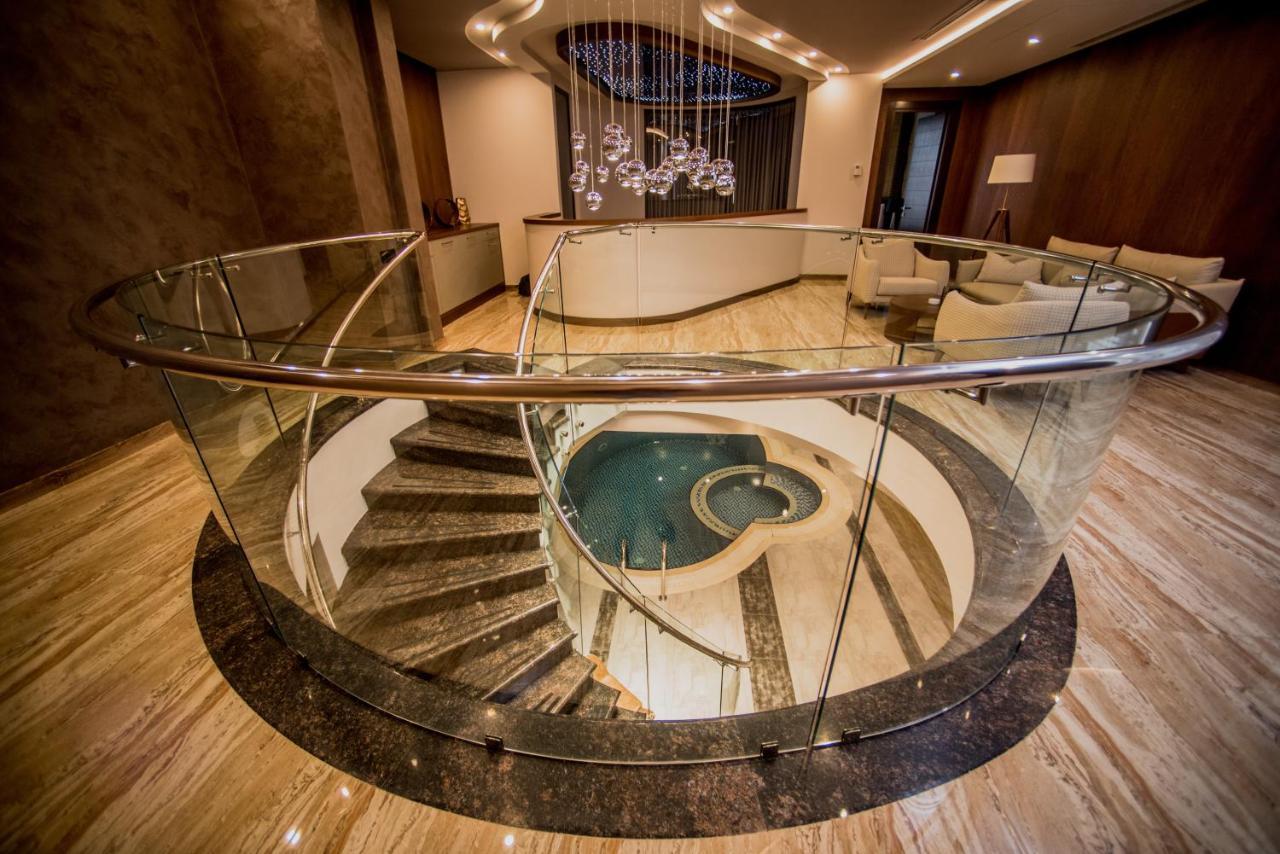 Aghababyan's Hotel Yerevan Bagian luar foto Spiral staircase