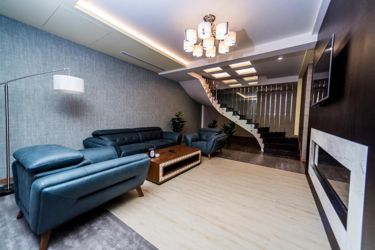 Aghababyan's Hotel Yerevan Bagian luar foto The interior of the hotel