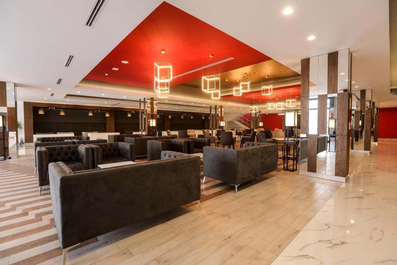 Aghababyan's Hotel Yerevan Bagian luar foto The lounge at the airport